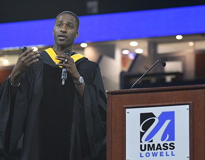 Peace activist Ken Nwadike Jr. speaks at Convocation in 2018.