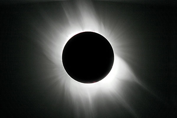 photos of sun corona during eclipse