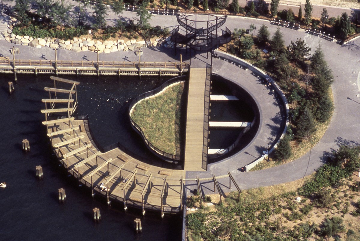 Mary Miss: South Cove, 1984–1987, in Battery Park City, New York. Credit: Courtesy the Artist